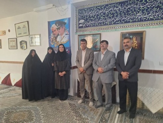 دیدار مدیران بهداشت و درمان شهرستان قرچک با خانواده شهید ستاری